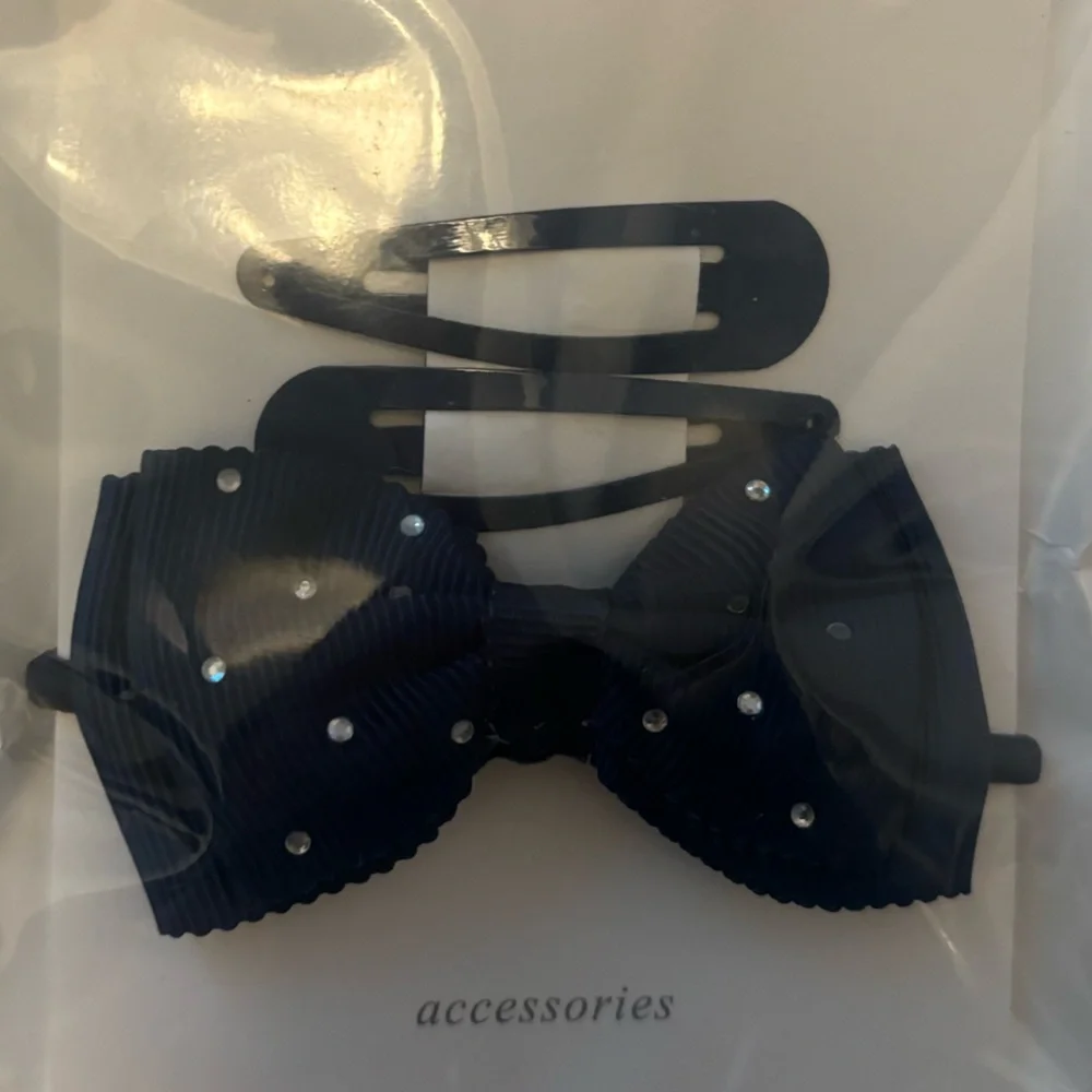 Zara Kids Glitter Hair Accessories Set - Black, Silver, Brown, and Navy Bow